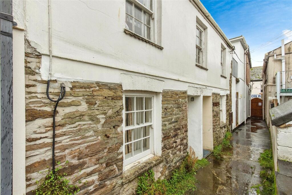 3 bedroom terraced house for sale in Lanadwell Street, Padstow