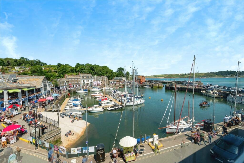 2 bedroom flat for sale in Strand Street, Padstow, PL28