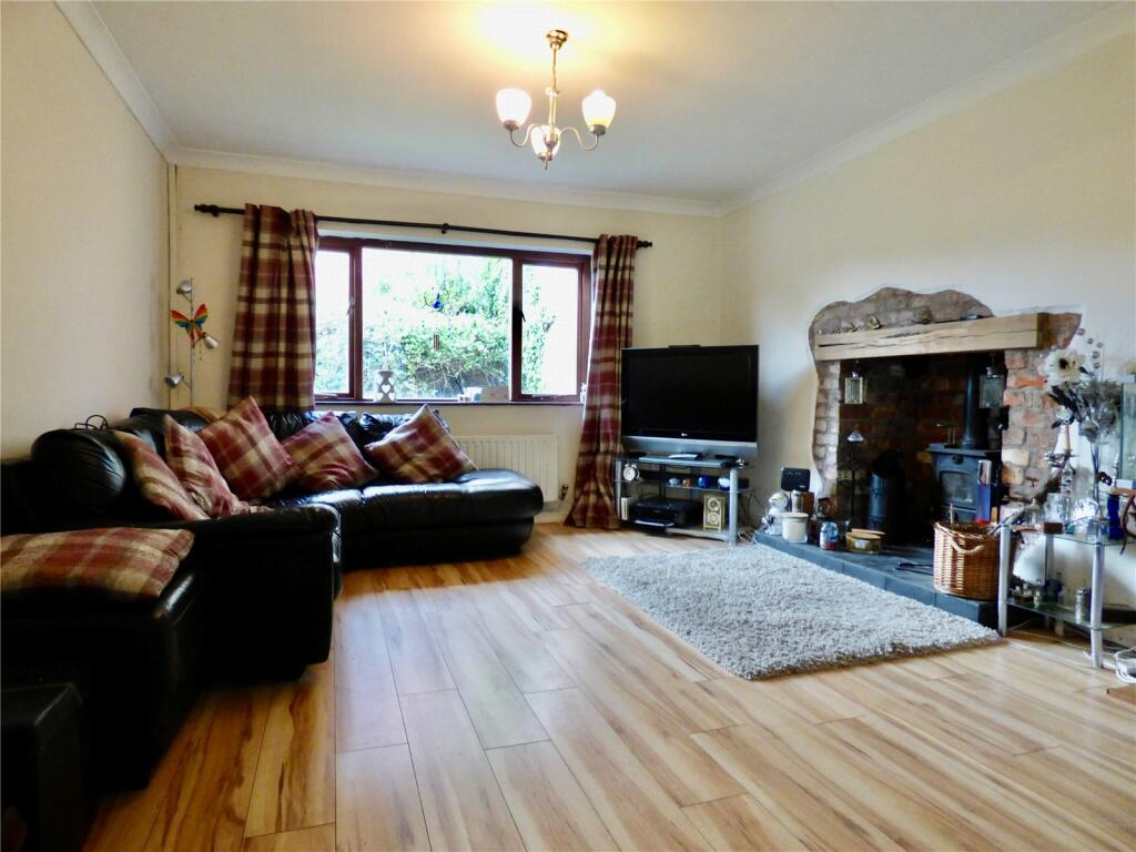 2 bedroom bungalow for sale in Garstang Road, Preston, Lancashire, PR1