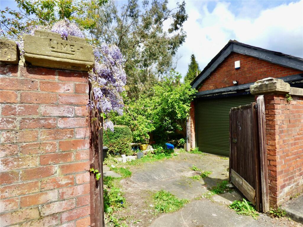 2 bedroom bungalow for sale in Garstang Road, Preston, Lancashire, PR1