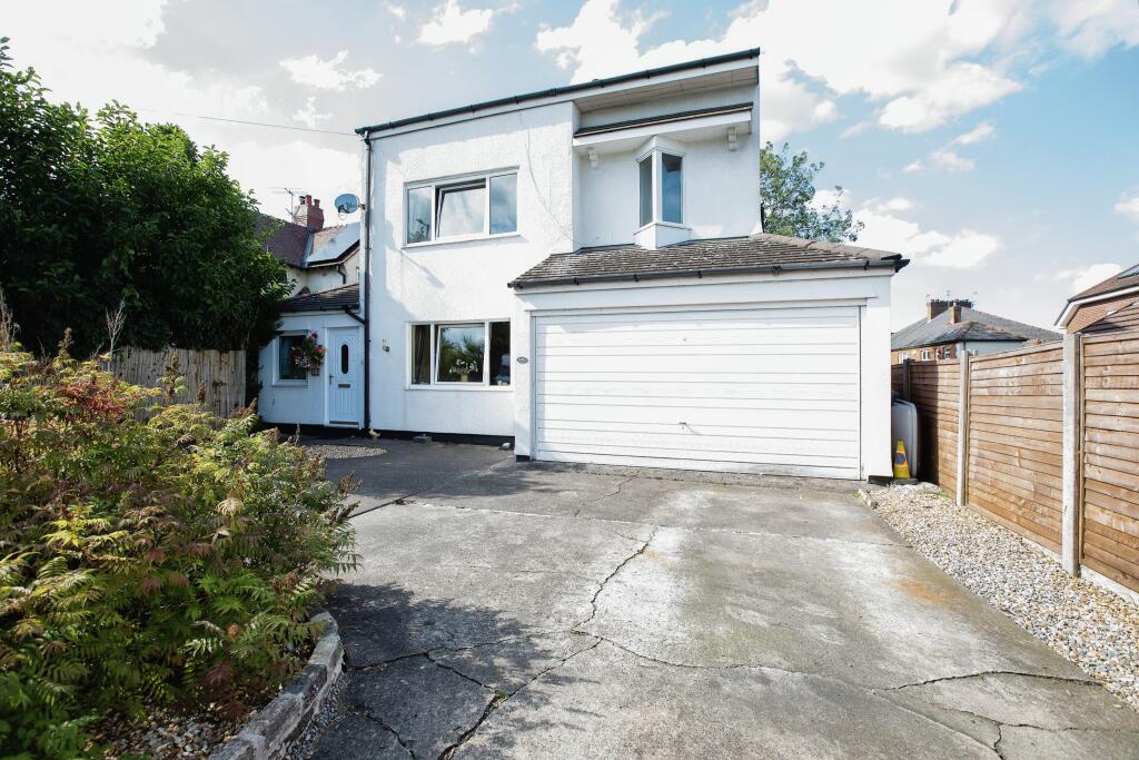 5 bedroom detached house for sale in New Lane, Penwortham, Preston