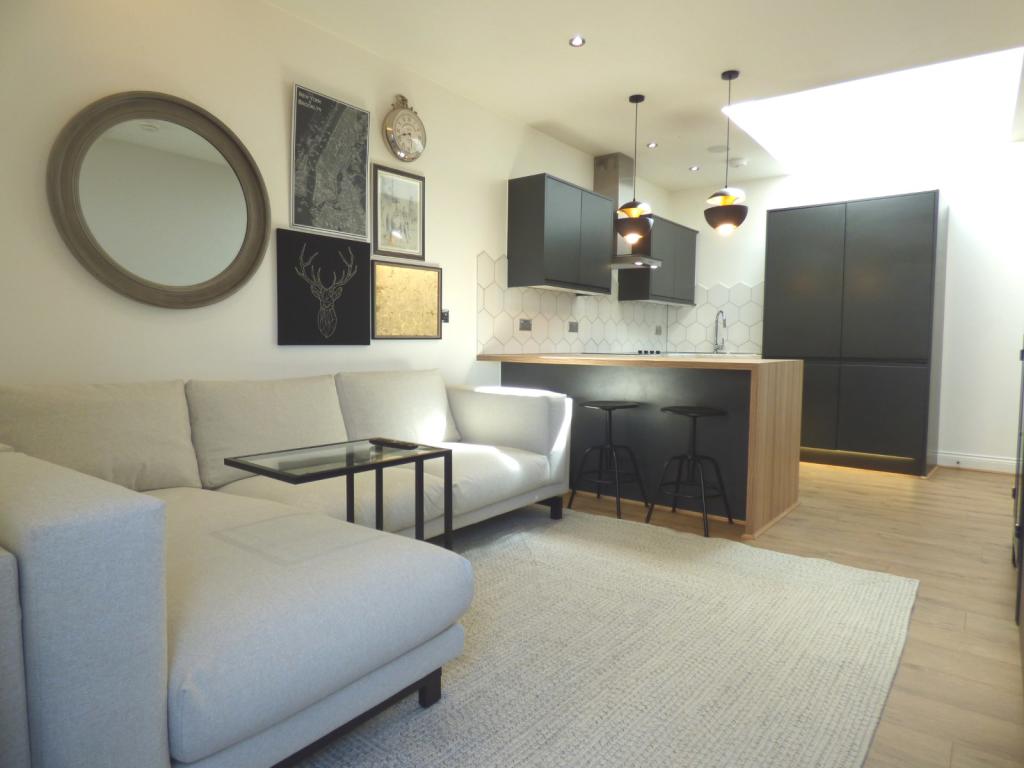 2 bedroom flat for sale in City Bridge Apartments, Glovers Court