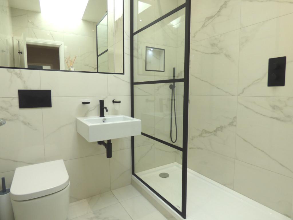 2 bedroom flat for sale in City Bridge Apartments, Glovers Court