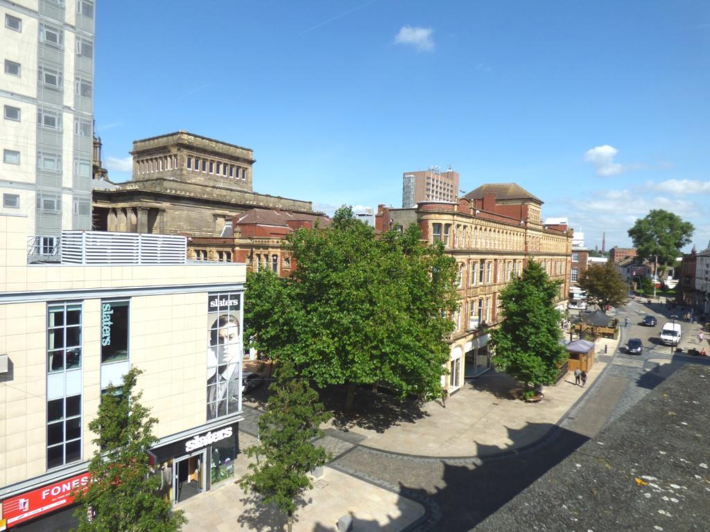 2 bedroom flat for sale in City Bridge Apartments, Glovers Court