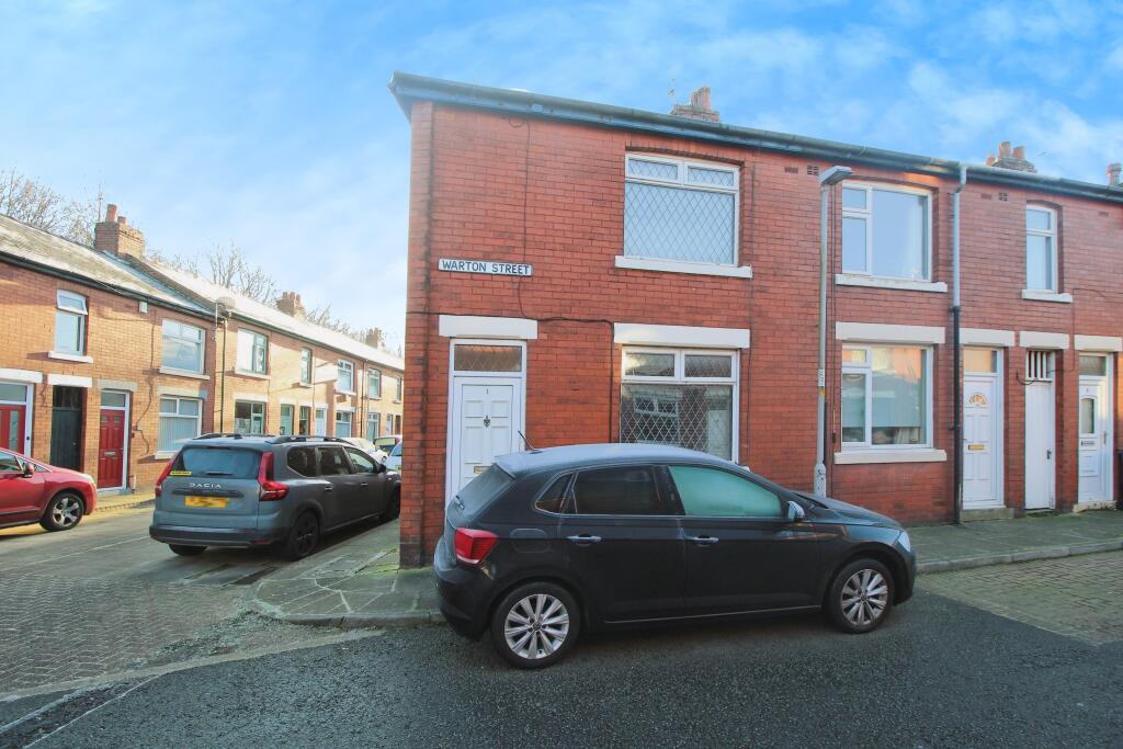 2 bedroom end of terrace house for sale in Warton Street, Broadgate