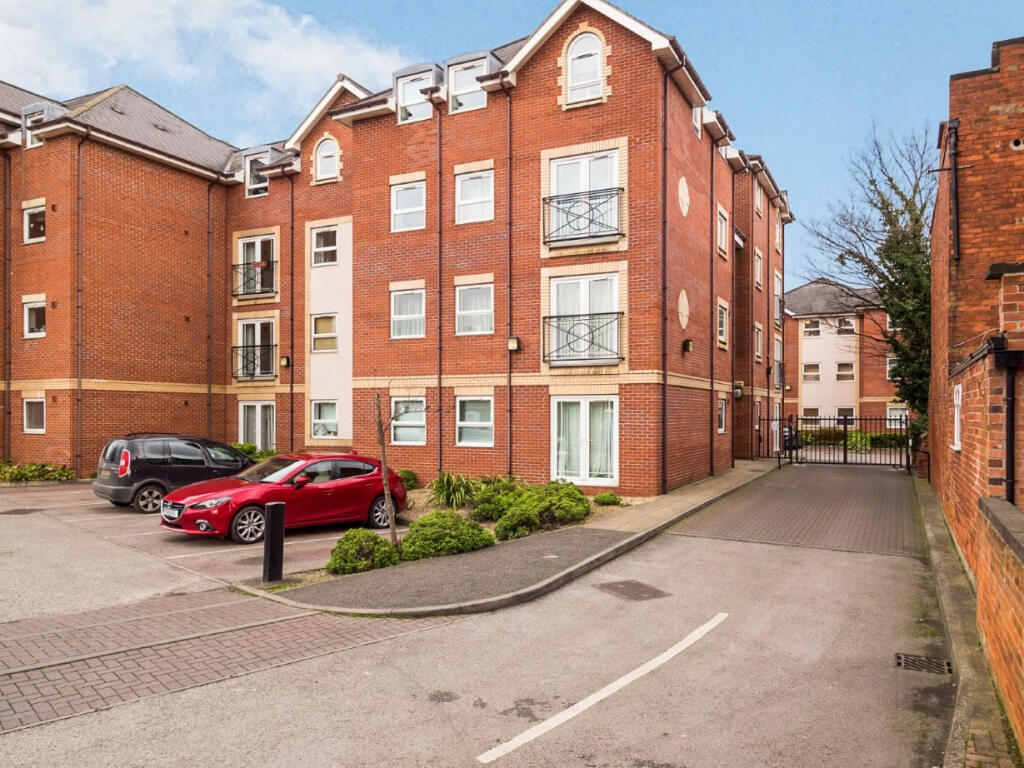 2 bedroom apartment for rent in Cambridge Court, West Bridgford, NG2