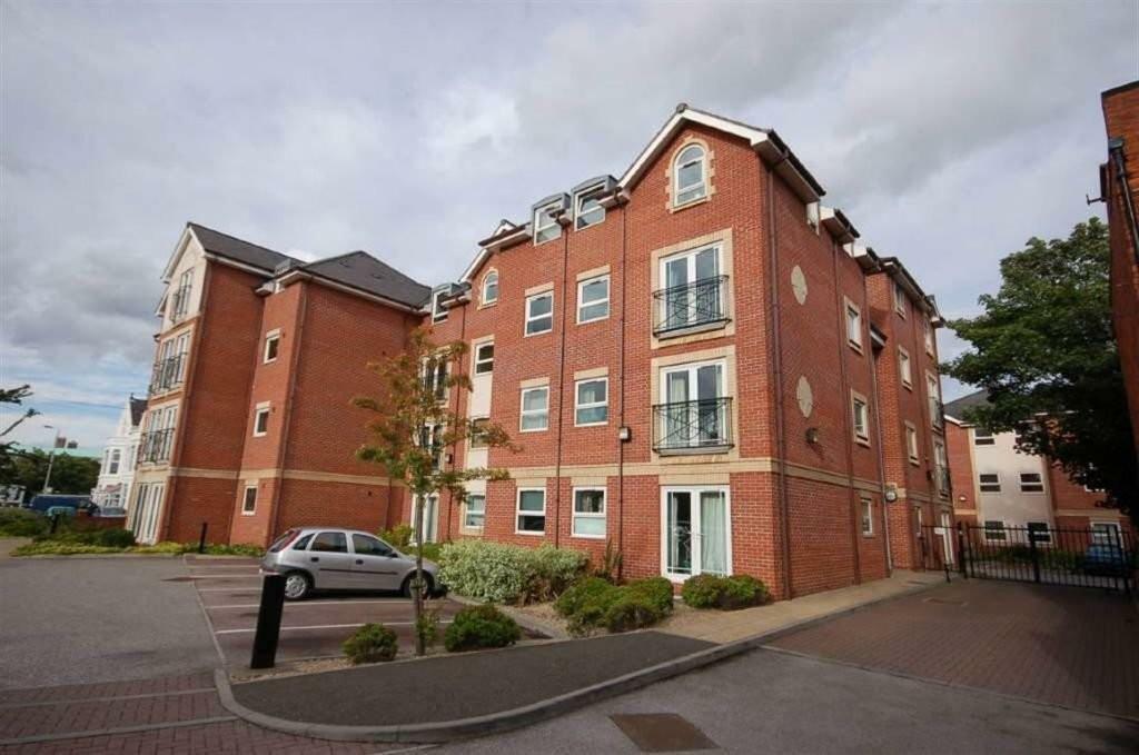 2 bedroom apartment for rent in Cambridge Court, West Bridgford, NG2