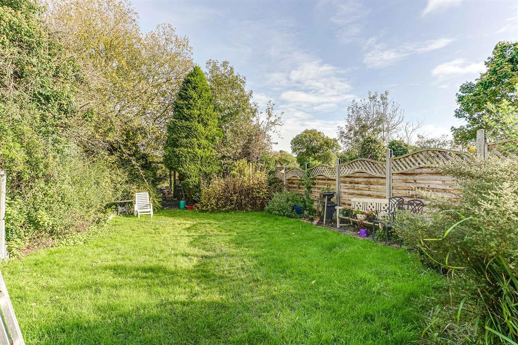 4 bedroom semidetached house for sale in Epping Road, Nazeing, EN9