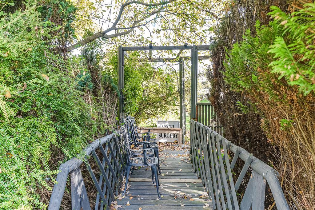 4 bedroom semidetached house for sale in Epping Road, Nazeing, EN9