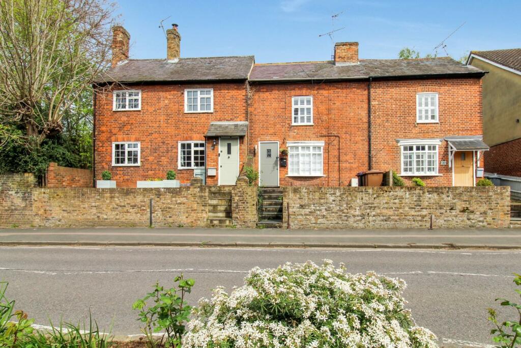 3 bedroom house for sale in Roydon Road, Stanstead Abbotts, SG12