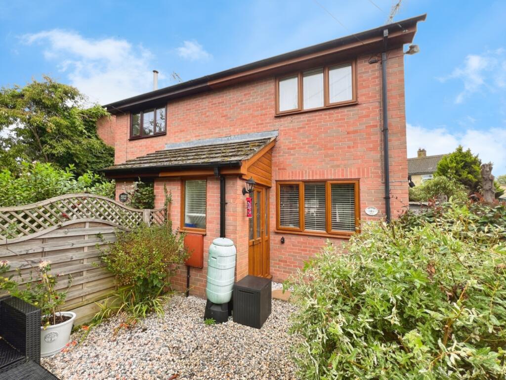 Main image of property: APPLEDORE