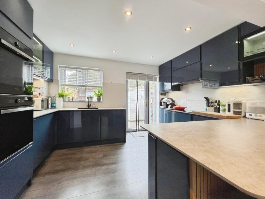 Main image of property: APPLEDORE