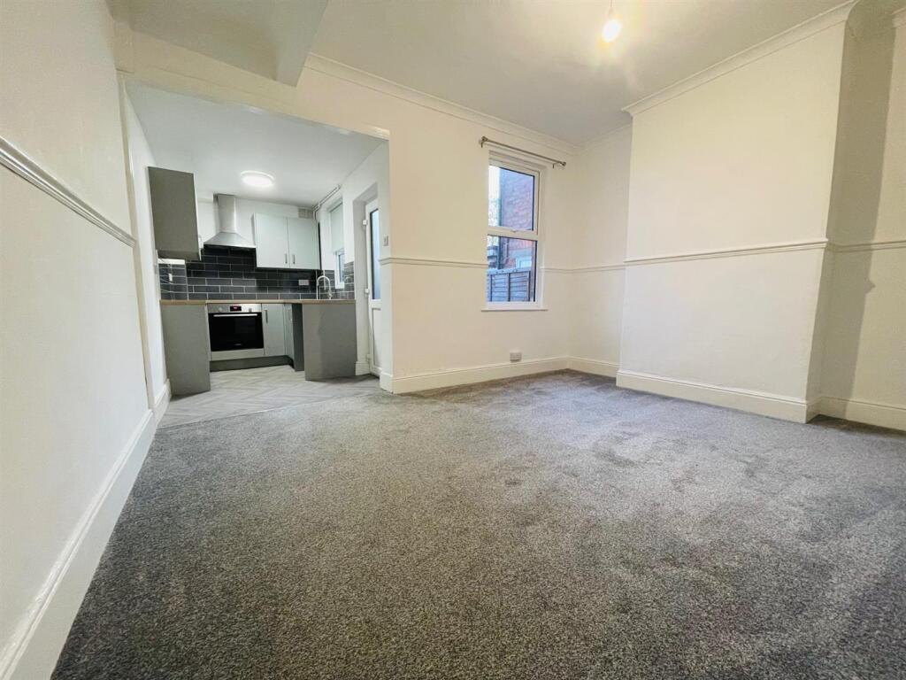 Main image of property: Avenue Road Extension, Leicester