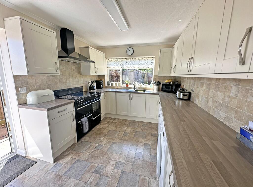 Additional property image - Osborne Road, New Milton, Hampshire, BH25