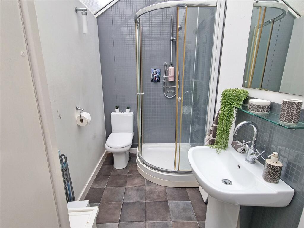 Additional property image - Gore Road, New Milton, Hampshire, BH25