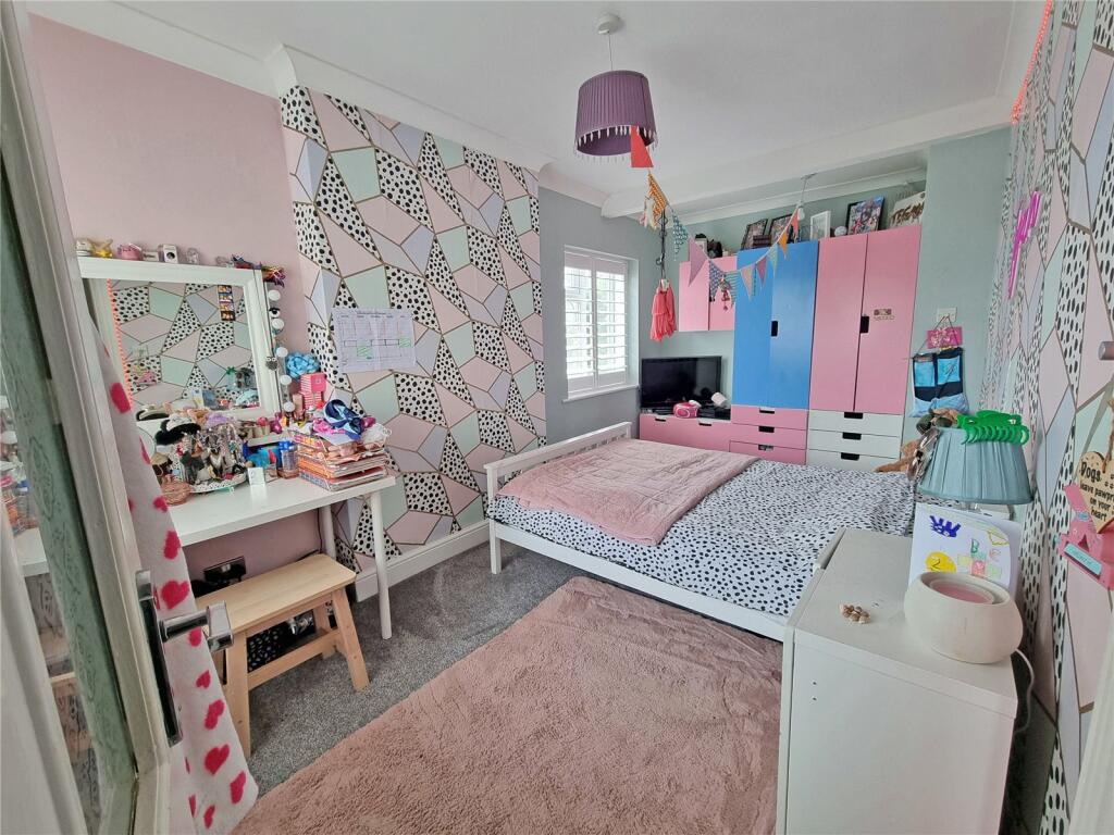 Additional property image - Gore Road, New Milton, Hampshire, BH25