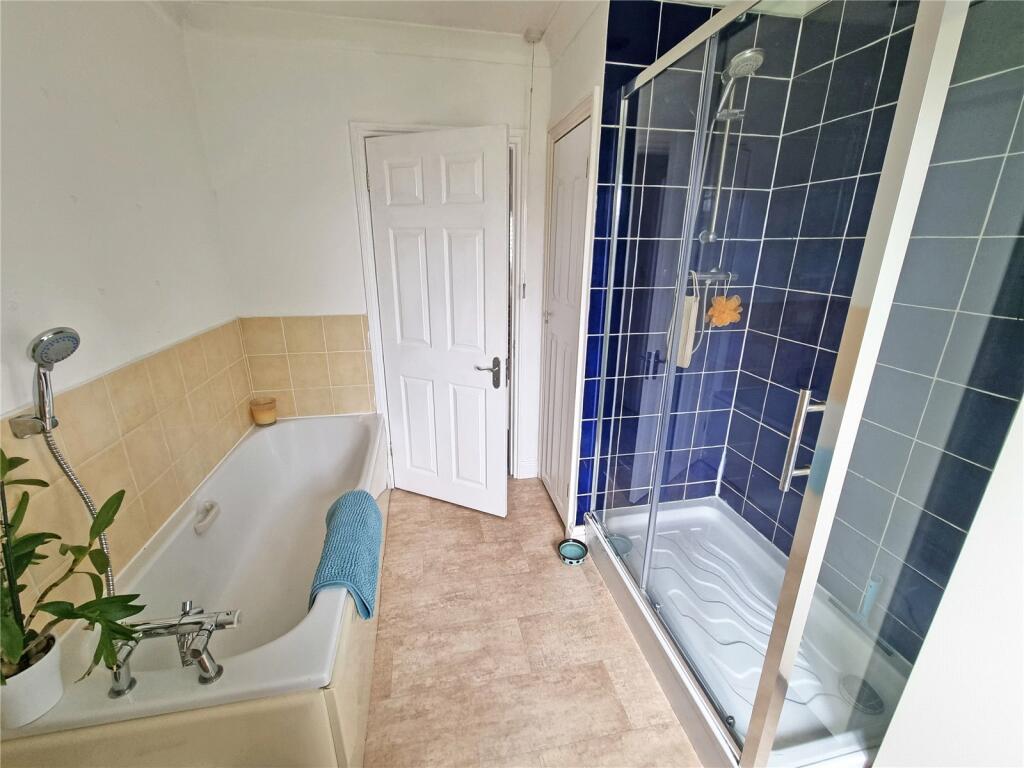 Additional property image - Gore Road, New Milton, Hampshire, BH25