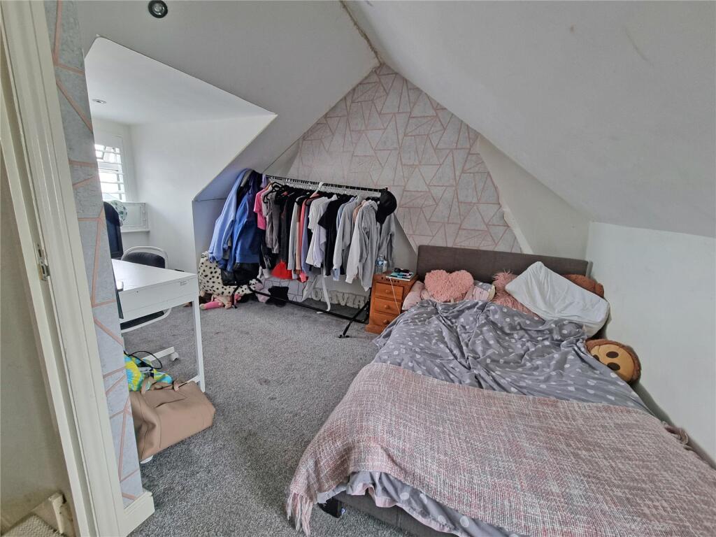 Additional property image - Gore Road, New Milton, Hampshire, BH25