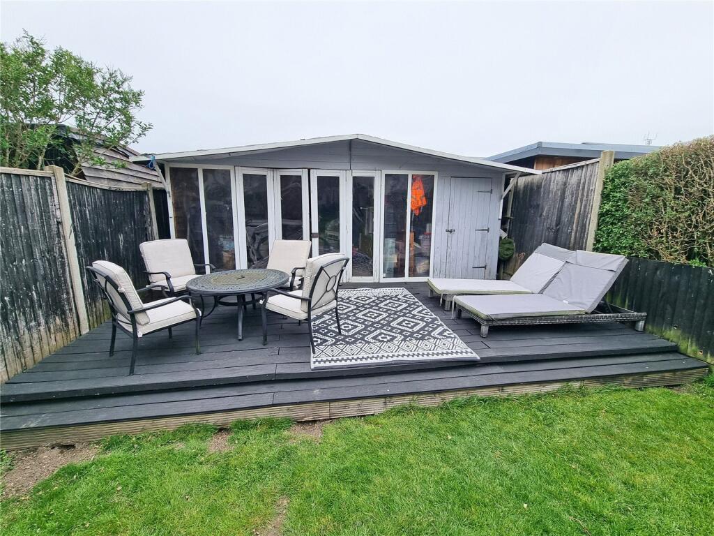 Additional property image - Gore Road, New Milton, Hampshire, BH25