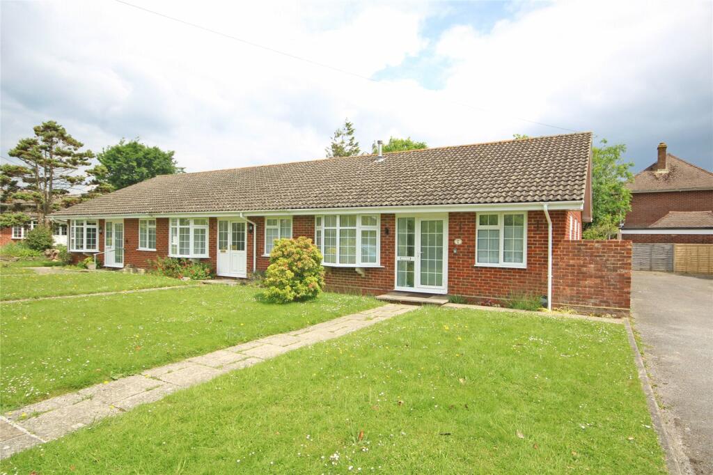 2 bedroom bungalow for sale in Shenstone Court, Barton Court Road, New