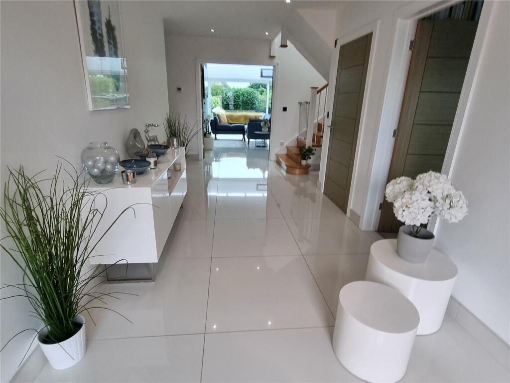 Additional property image - Cliffe Road, Barton on Sea, New Milton, Hampshire, BH25