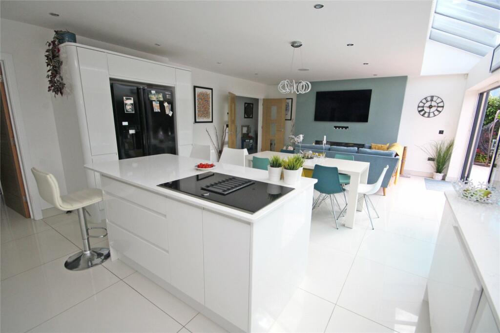 Additional property image - Cliffe Road, Barton on Sea, New Milton, Hampshire, BH25