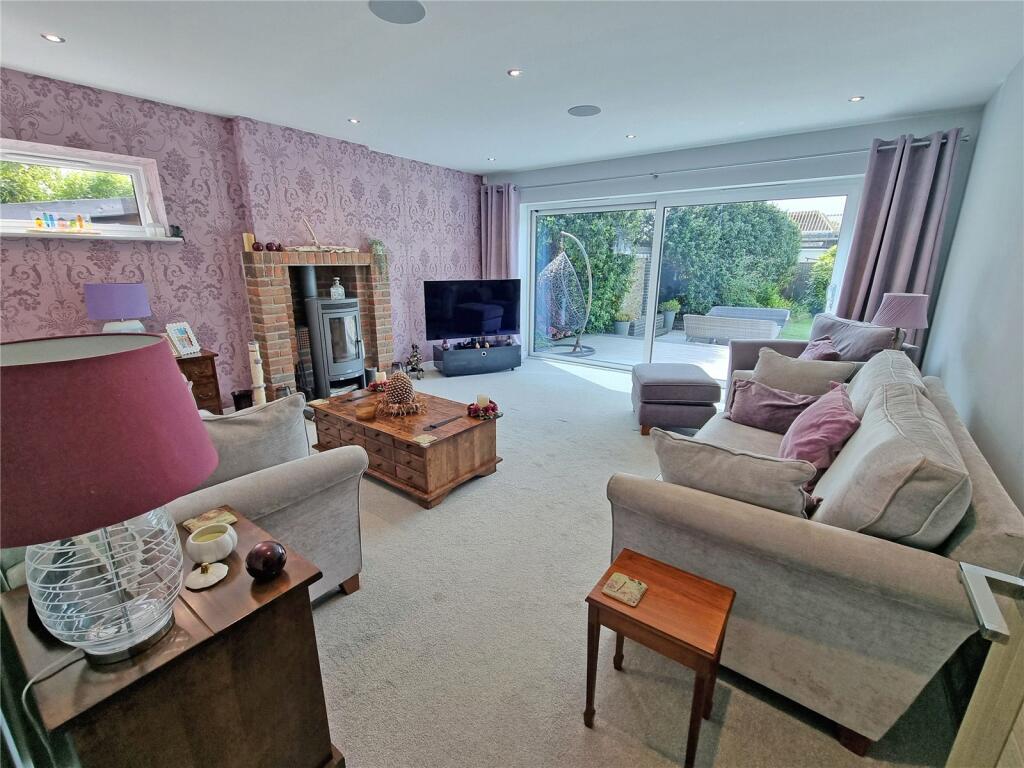 Additional property image - Cliffe Road, Barton on Sea, New Milton, Hampshire, BH25