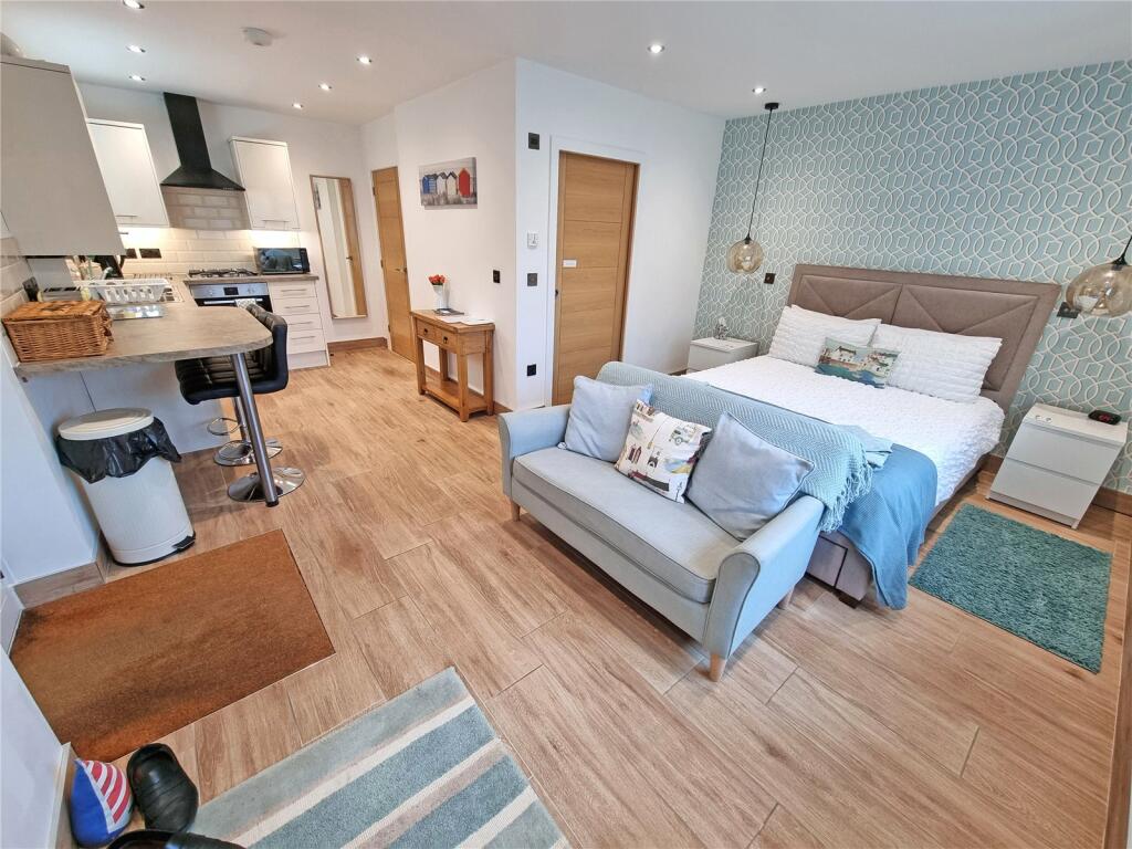 Additional property image - Cliffe Road, Barton on Sea, New Milton, Hampshire, BH25