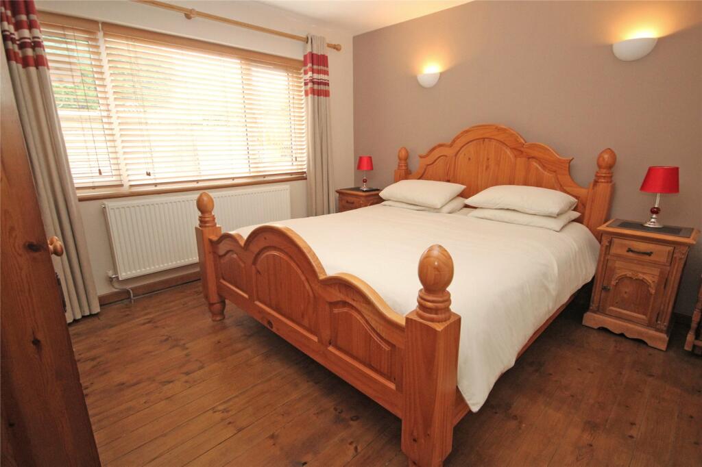 Additional property image - Caird Avenue, New Milton, Hampshire, BH25