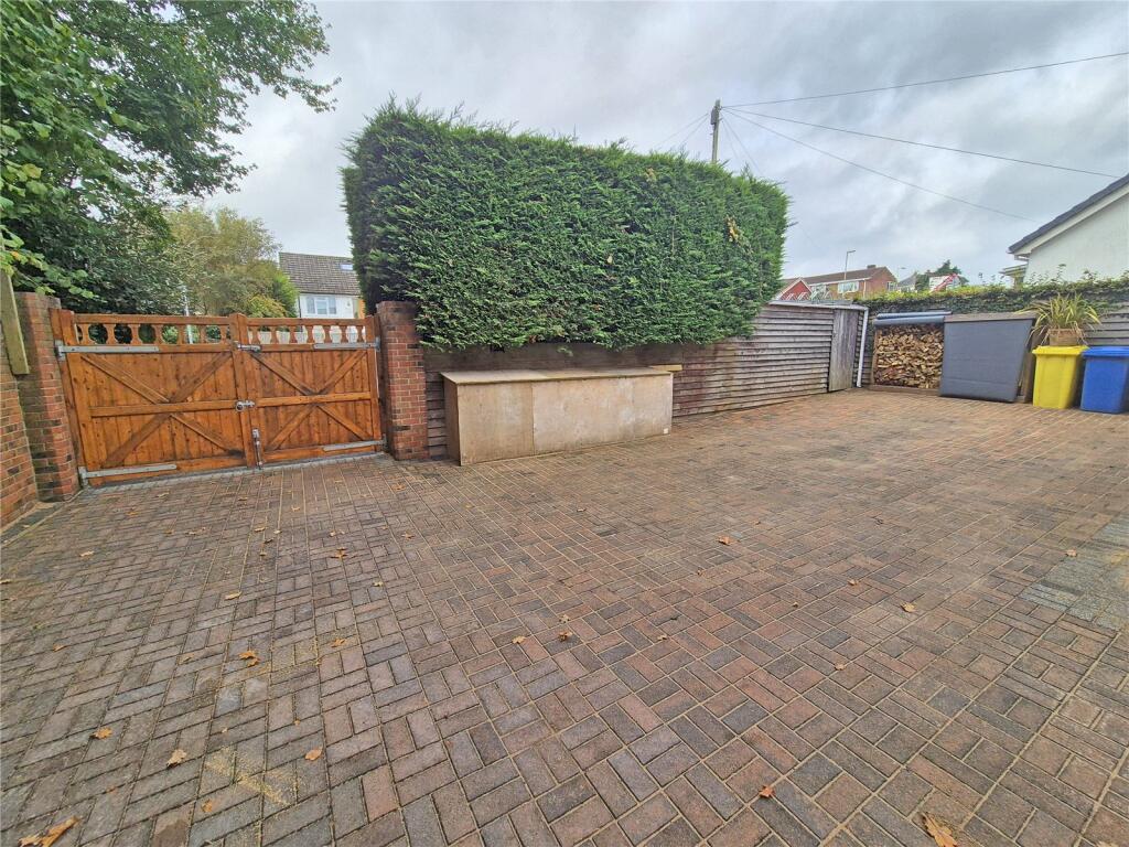 Additional property image - Caird Avenue, New Milton, Hampshire, BH25