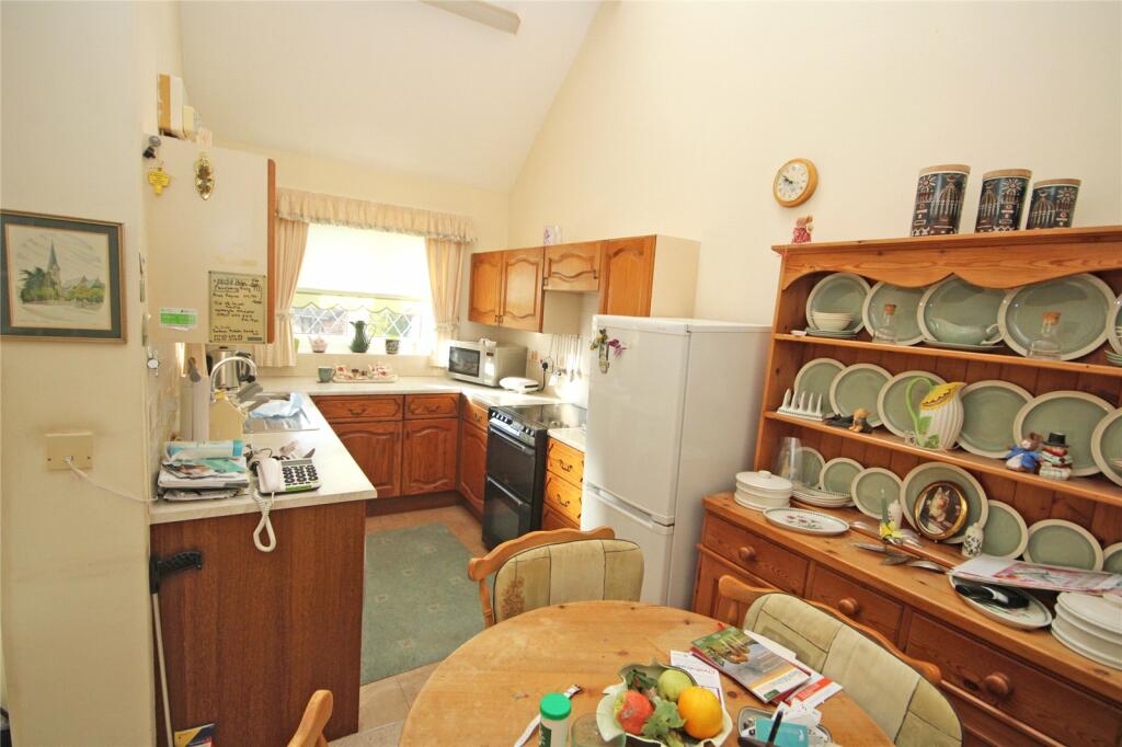 Additional property image - Brecon Close, New Milton, Hampshire, BH25