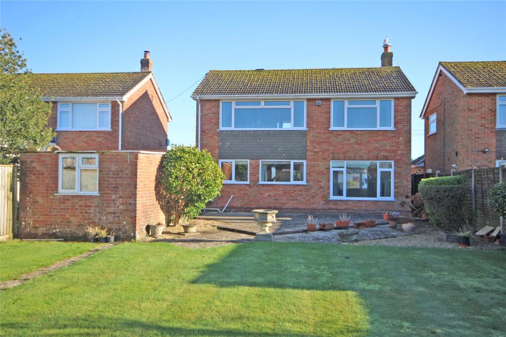 Additional property image - High Ridge Crescent, New Milton, Hampshire, BH25