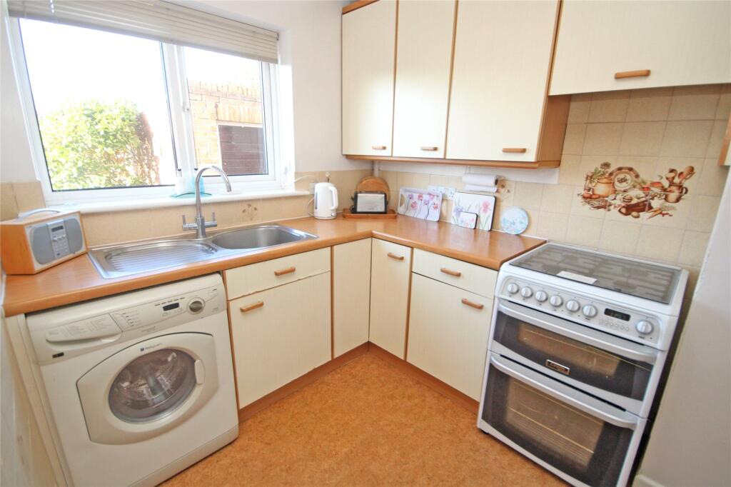 Additional property image - High Ridge Crescent, New Milton, Hampshire, BH25