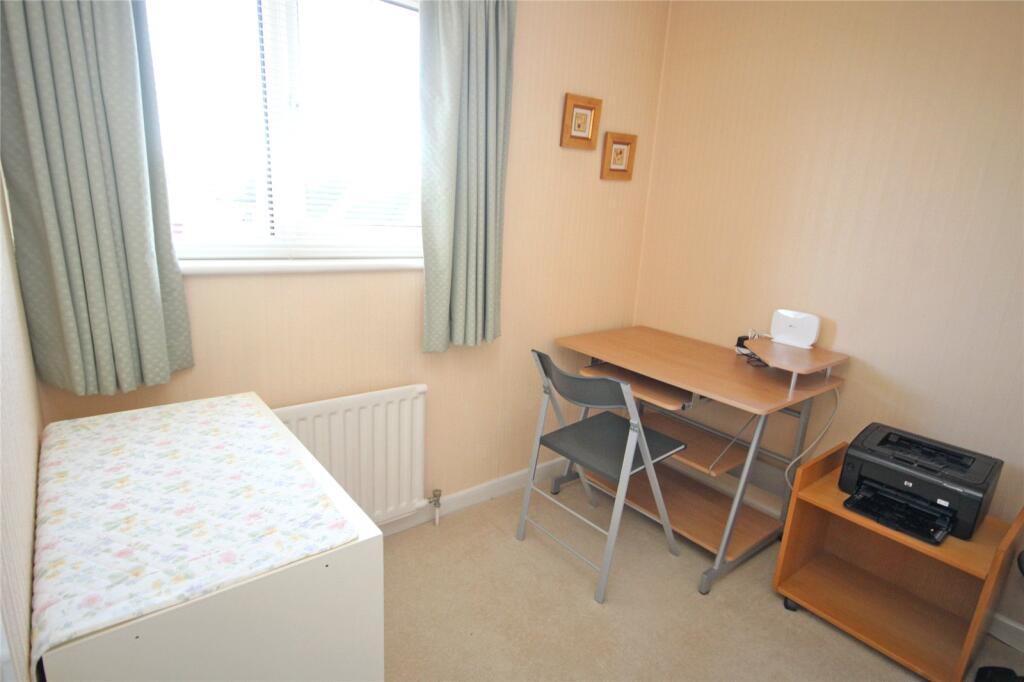 Additional property image - High Ridge Crescent, New Milton, Hampshire, BH25
