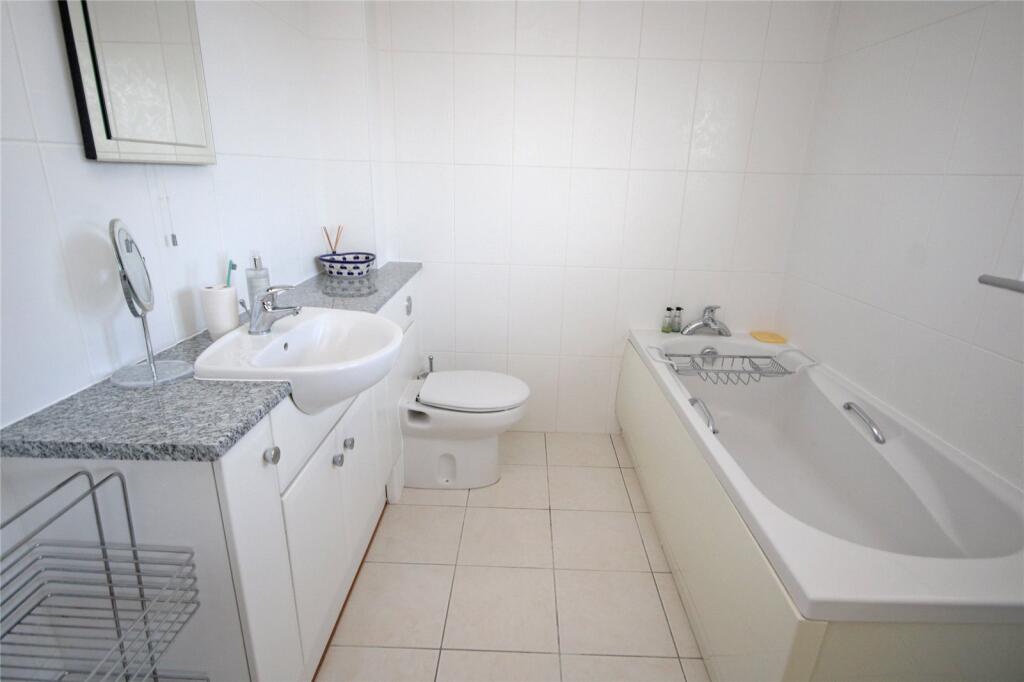 Additional property image - High Ridge Crescent, New Milton, Hampshire, BH25