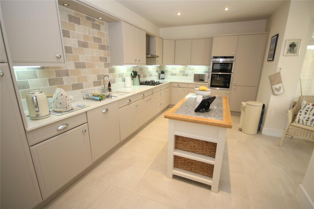 Additional property image - Becton Lane, Barton on Sea, New Milton, Hampshire, BH25