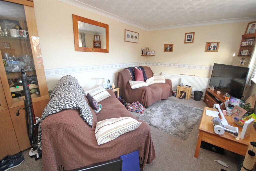 Additional property image - Yew Lane, New Milton, Hampshire, BH25