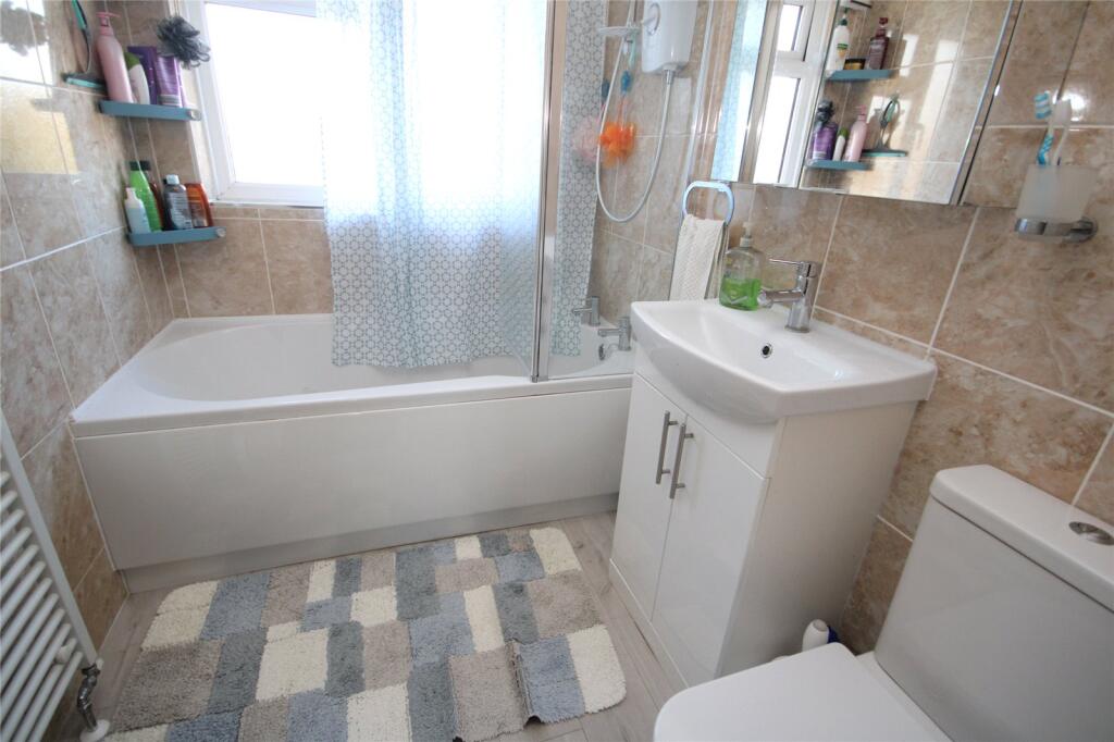 Additional property image - Yew Lane, New Milton, Hampshire, BH25