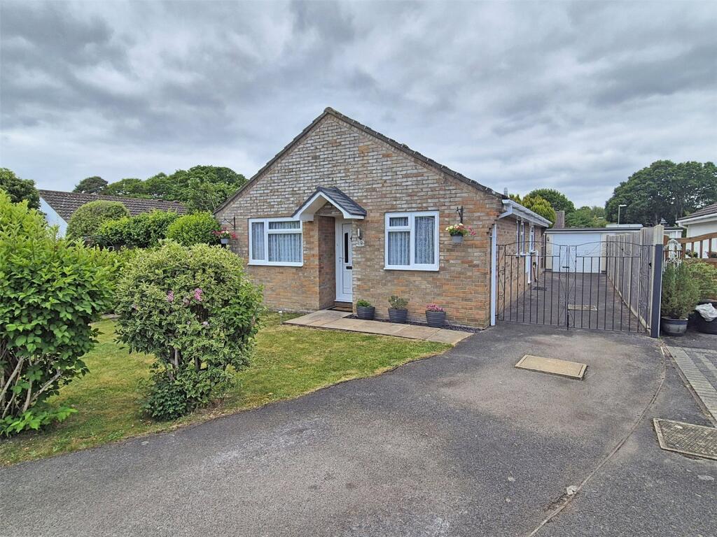 Main image of property: Appleslade Way, New Milton, Hampshire, BH25
