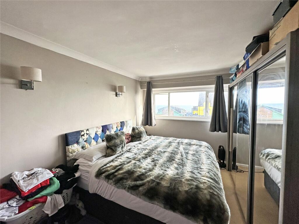 Additional property image - Marine Drive, Barton on Sea, New Milton, Hampshire, BH25