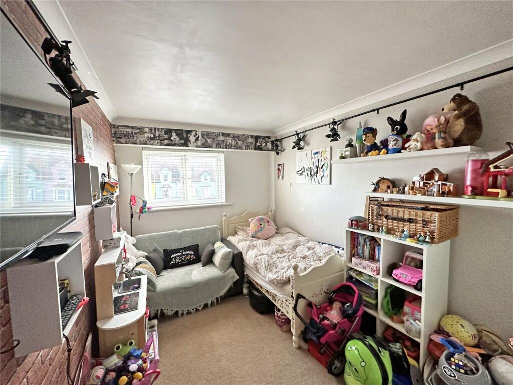 Additional property image - Marine Drive, Barton on Sea, New Milton, Hampshire, BH25