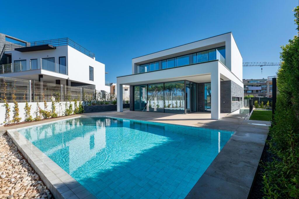 Main image of property: Algarve, Quarteira