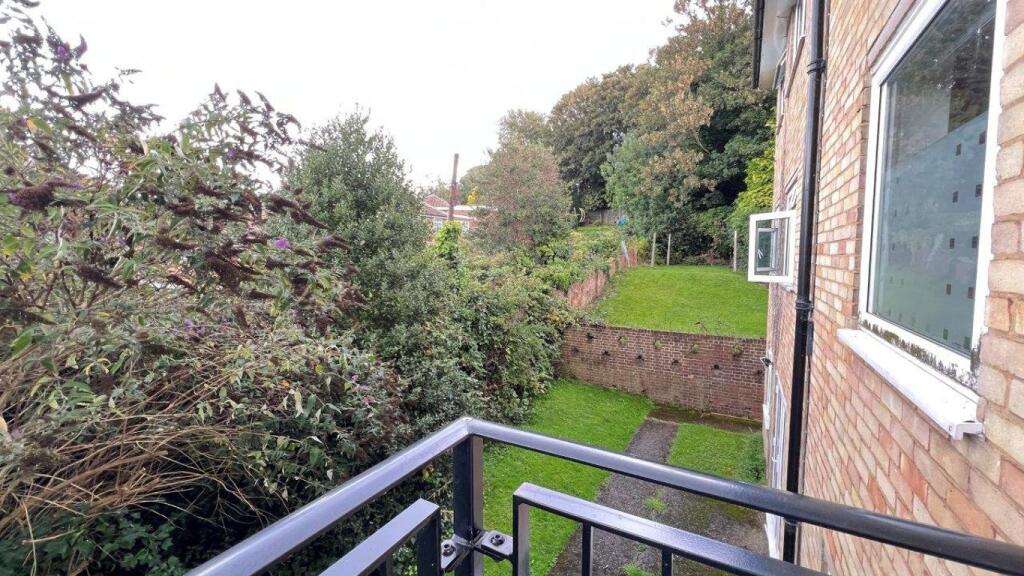 Additional property image - Dymchurch House, Canterbury Ref - 3149