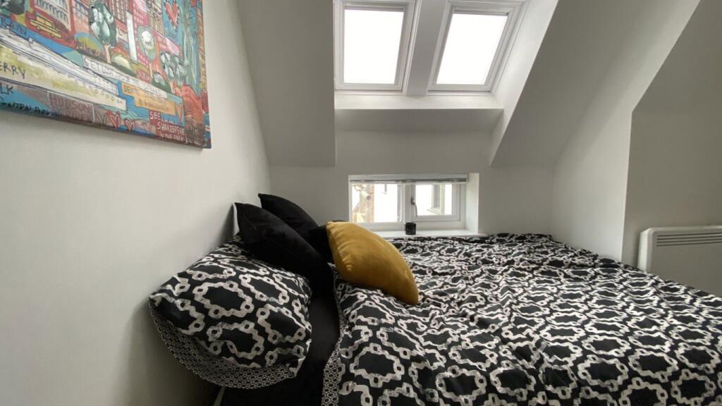 Main image of property: 20 The Barrett Building - 3575