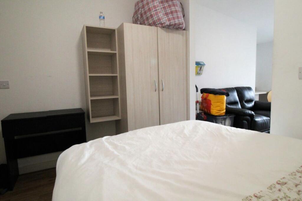 Main image of property: 6 Steele Court, Canterbury Ref - 3142