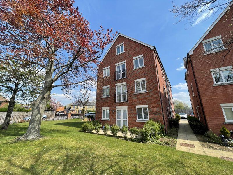 2 bedroom apartment for sale in Bloomfield Terrace, Linden, GL1