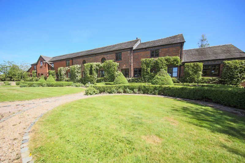 5 bedroom detached house for sale in Whitehall Barn, Whitehall Lane