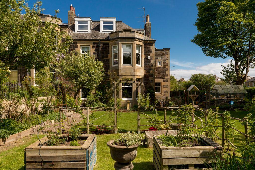 Main image of property: 36 Esslemont Road, Newington, Edinburgh, EH16 5PY