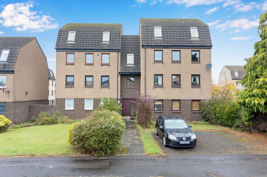 Main image of property: 7/5 Stuart Crescent, Edinburgh, EH12 8XR