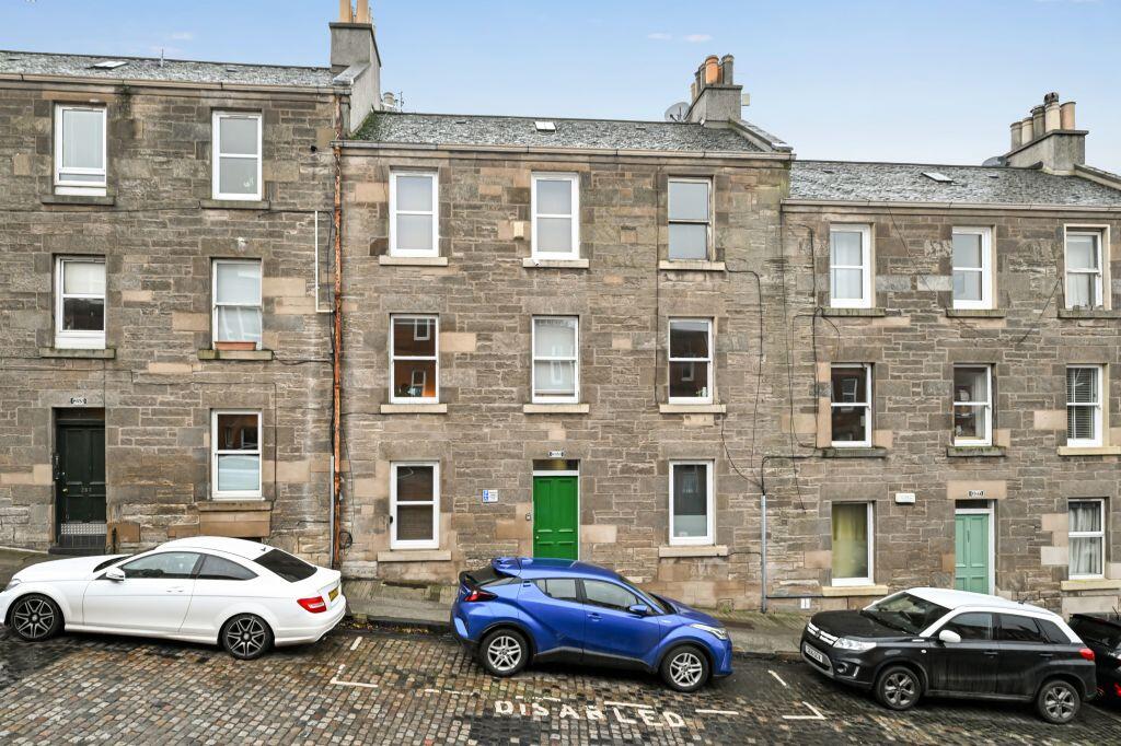 Main image of property: 255 2F2 Newhaven Road, Edinburgh, EH6 4LQ